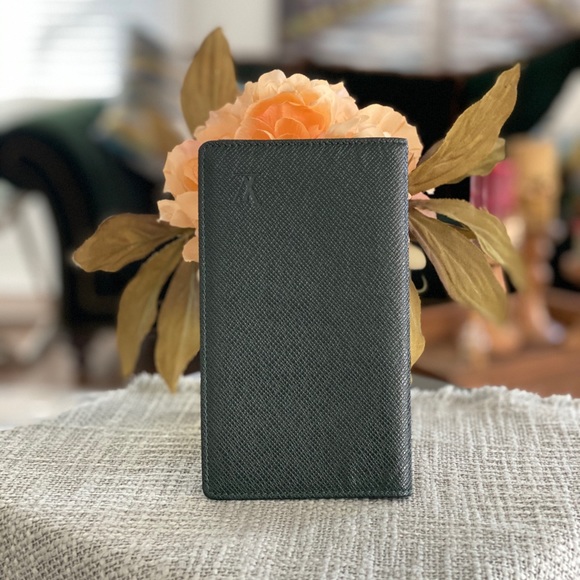 LOUIS VUITTON  Taiga Agenda Poche Notebook cover - Picture 2 of 8